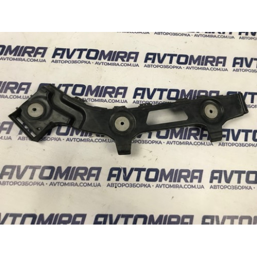 Направляюча заднього бамперу ліва Opel Zafira B 2005-2011 13125036